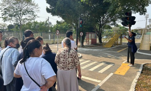 Volta Redonda: Minicidade do Trânsito recebe a visita de alunos com autismo